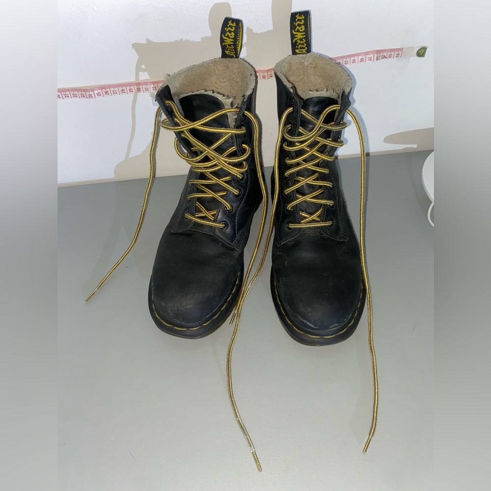 Dr. Martens Women's 1460 Serena Combat Leather Boot 8us - Picture 4 of 12
